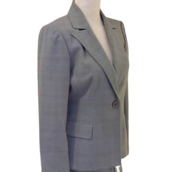 Liz Claiborne Pants Suit - Picture 3 of 9